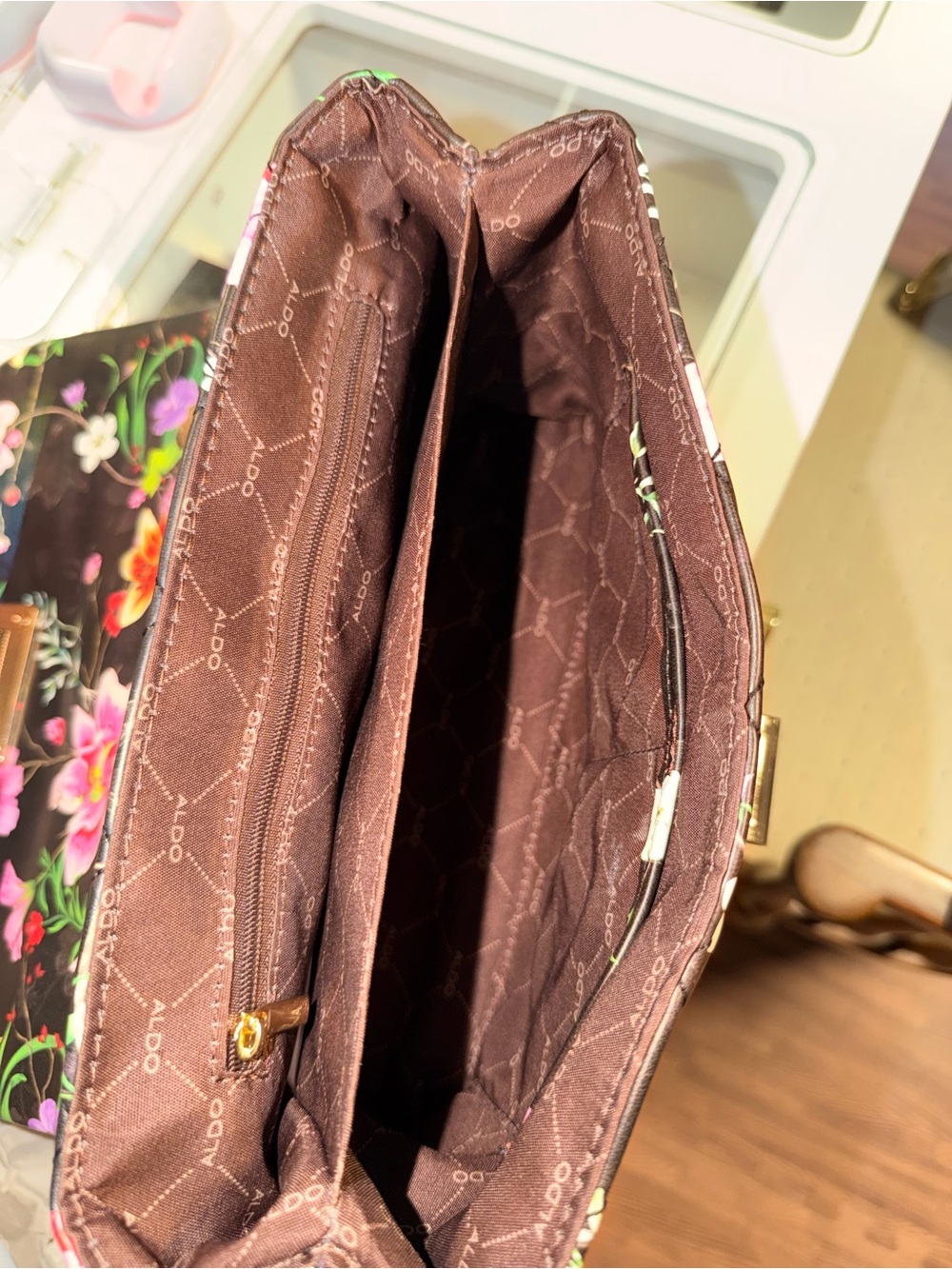 Black Floral Quilted Chain Shoulder Bag - Picture 2 of 3